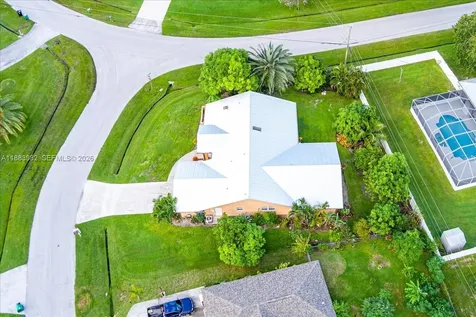 6958 NW Hartney Way Port St. Lucie FL 34983