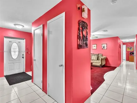 228 SW 5th Avenue Hallandale Beach FL 33009