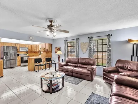 228 SW 5th Avenue Hallandale Beach FL 33009