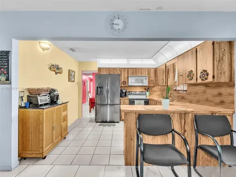 228 SW 5th Avenue Hallandale Beach FL 33009