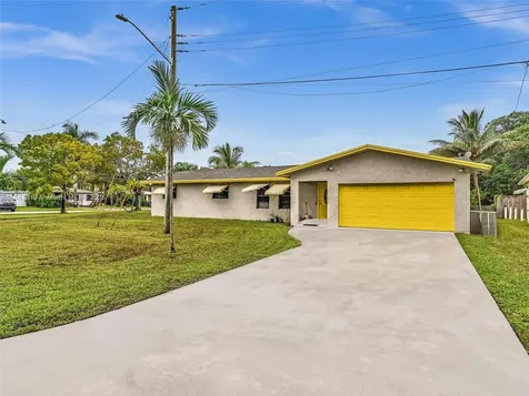 228 SW 5th Avenue Hallandale Beach FL 33009