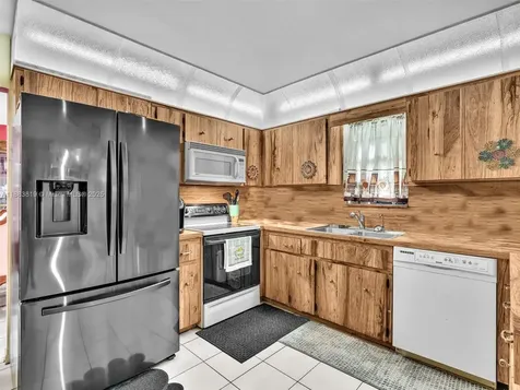 228 SW 5th Avenue Hallandale Beach FL 33009