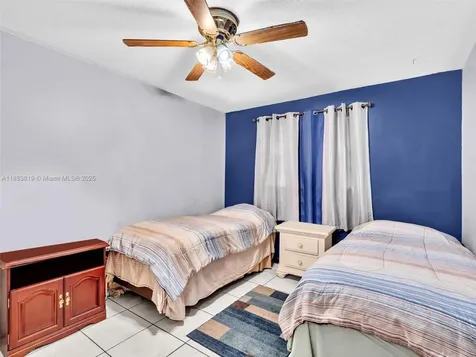 228 SW 5th Avenue Hallandale Beach FL 33009