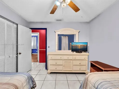 228 SW 5th Avenue Hallandale Beach FL 33009
