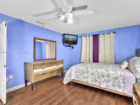 228 SW 5th Avenue Hallandale Beach FL 33009