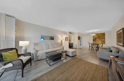800 West Avenue Miami Beach FL 33139