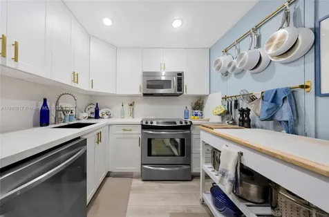 800 West Avenue Miami Beach FL 33139