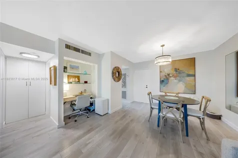 800 West Avenue Miami Beach FL 33139