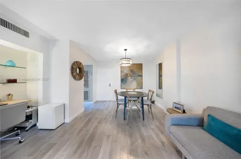 800 West Avenue Miami Beach FL 33139