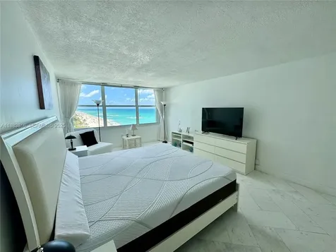 2751 S Ocean Drive Hollywood FL 33019