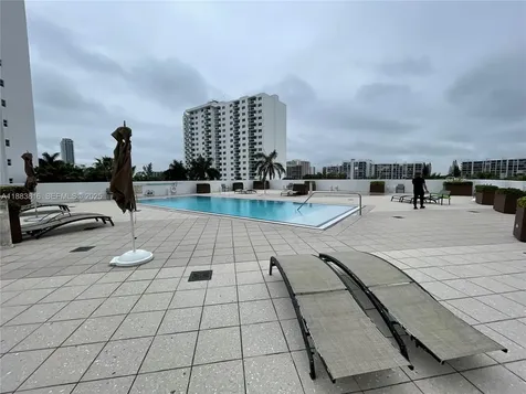 2751 S Ocean Drive Hollywood FL 33019