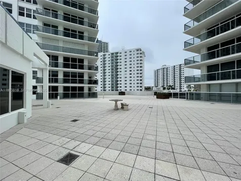2751 S Ocean Drive Hollywood FL 33019