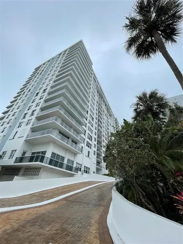 2751 S Ocean Drive Hollywood FL 33019