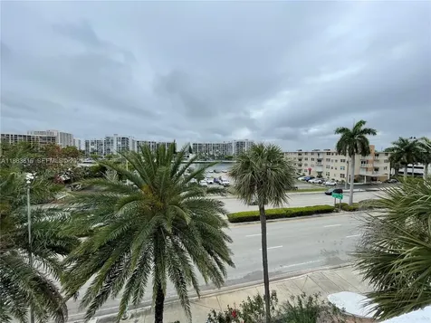 2751 S Ocean Drive Hollywood FL 33019