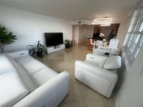 100 Lincoln Road Miami Beach FL 33139