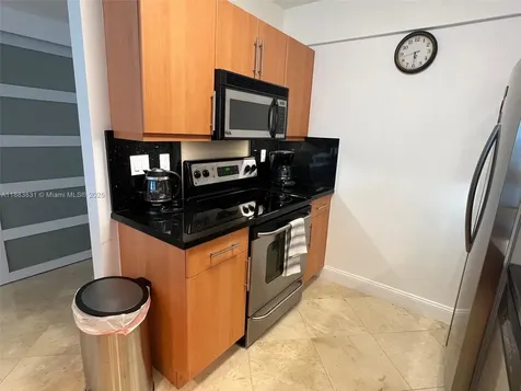 100 Lincoln Road Miami Beach FL 33139