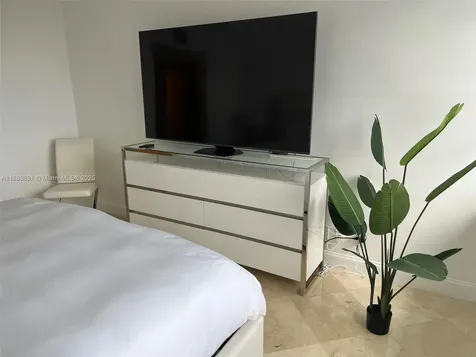 100 Lincoln Road Miami Beach FL 33139