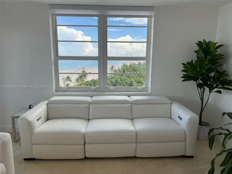 100 Lincoln Road Miami Beach FL 33139