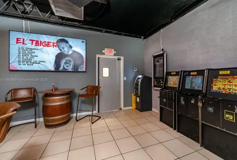 6746 W Flagler Street Miami FL 33144