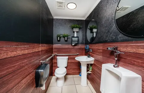 6746 W Flagler Street Miami FL 33144