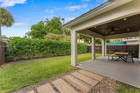 2431 NE 20th Avenue Lighthouse Point FL 33064