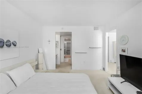 345 Ocean Drive Miami Beach FL 33139