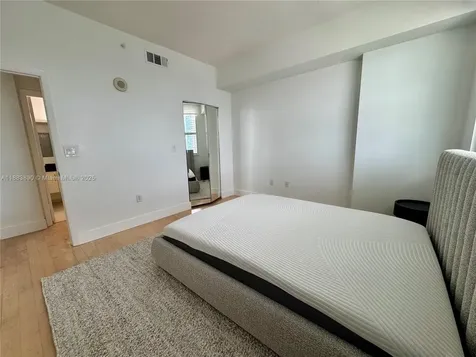 31 SE 5th Street Miami FL 33131