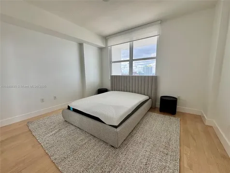 31 SE 5th Street Miami FL 33131
