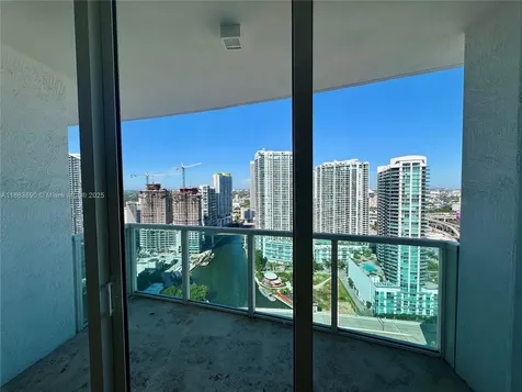 31 SE 5th Street Miami FL 33131