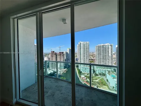 31 SE 5th Street Miami FL 33131