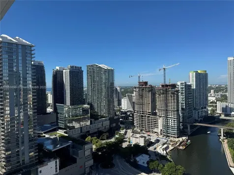 31 SE 5th Street Miami FL 33131