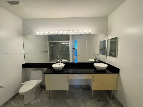 31 SE 5th Street Miami FL 33131