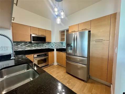 31 SE 5th Street Miami FL 33131