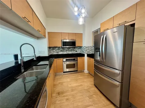 31 SE 5th Street Miami FL 33131