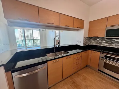31 SE 5th Street Miami FL 33131