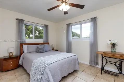 210 SW 64th Avenue Pembroke Pines FL 33023