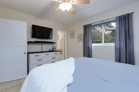 210 SW 64th Avenue Pembroke Pines FL 33023
