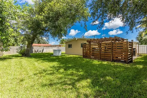 210 SW 64th Avenue Pembroke Pines FL 33023