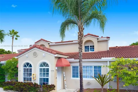 6916 NW 166th Terrace Miami Lakes FL 33014