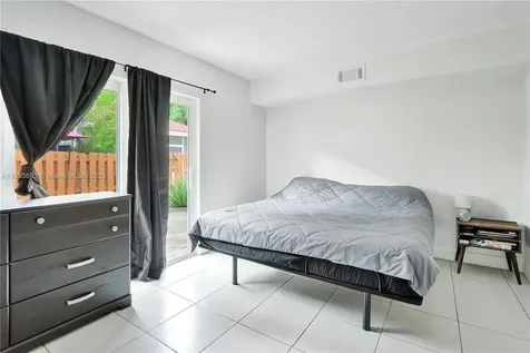 6916 NW 166th Terrace Miami Lakes FL 33014