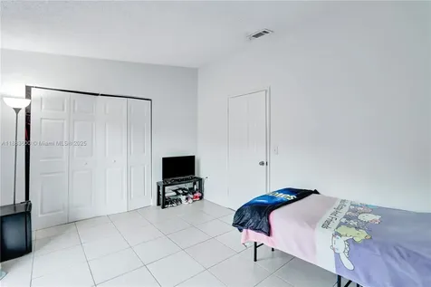6916 NW 166th Terrace Miami Lakes FL 33014