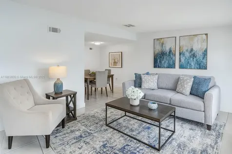 6916 NW 166th Terrace Miami Lakes FL 33014