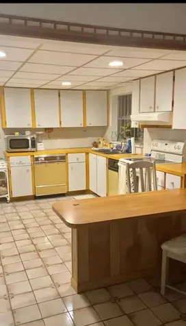 8947 SW 12th Street Miami FL 33174