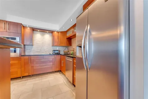 18021 Biscayne Boulevard Aventura FL 33160