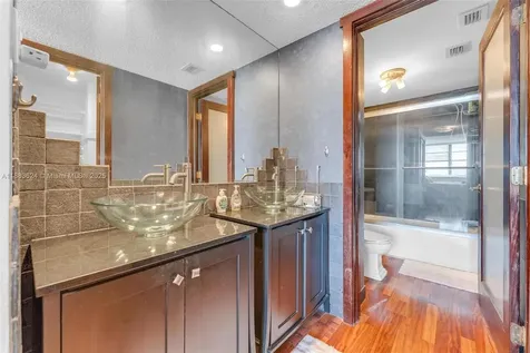18021 Biscayne Boulevard Aventura FL 33160