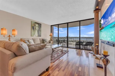 18021 Biscayne Boulevard Aventura FL 33160