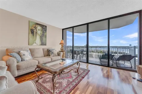 18021 Biscayne Boulevard Aventura FL 33160