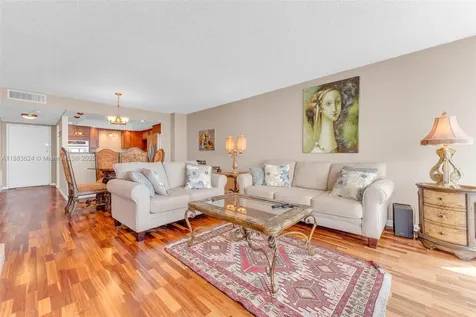 18021 Biscayne Boulevard Aventura FL 33160