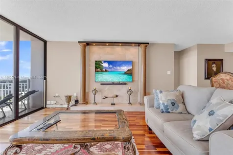 18021 Biscayne Boulevard Aventura FL 33160
