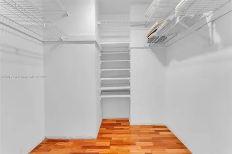 18021 Biscayne Boulevard Aventura FL 33160